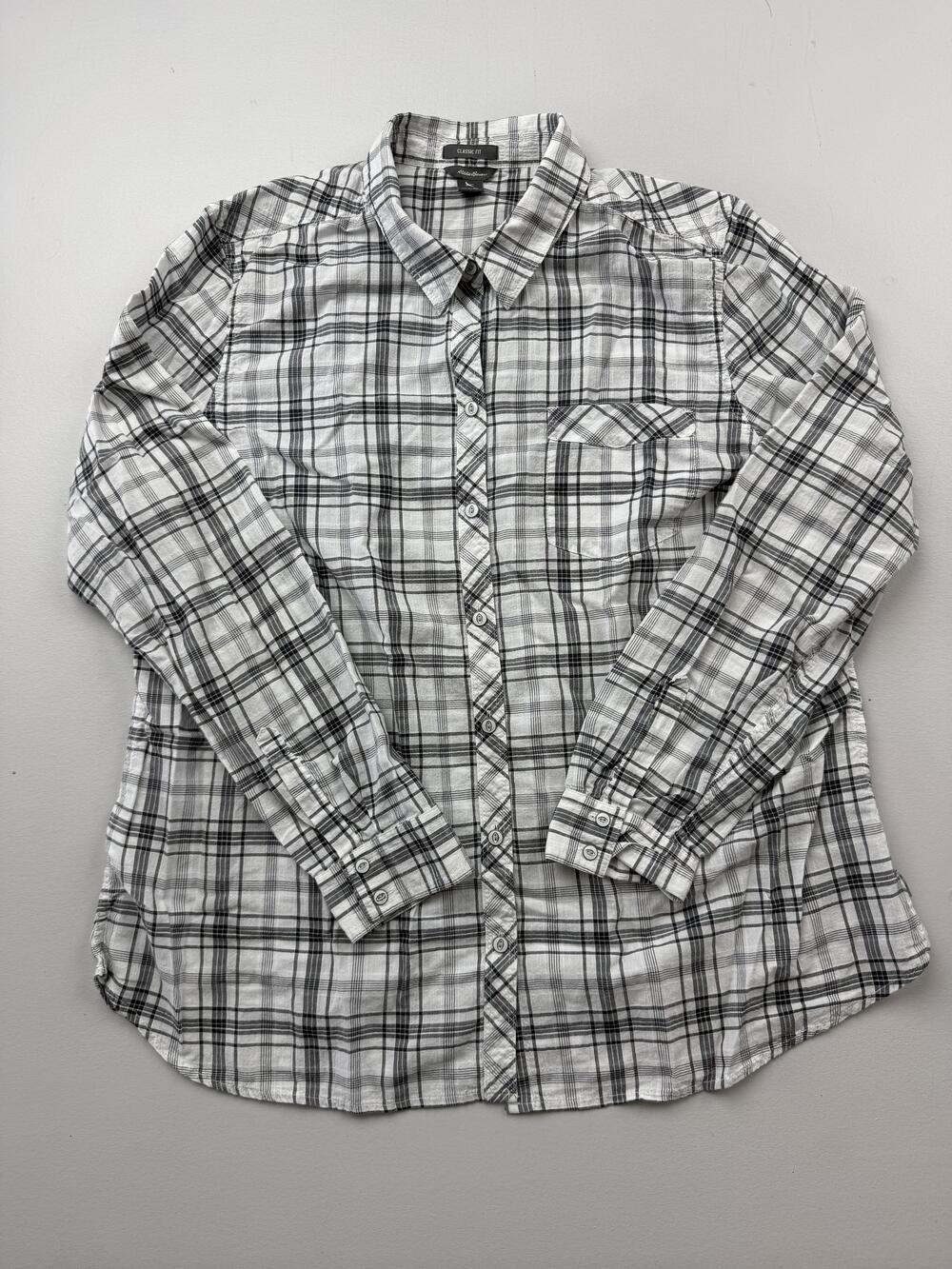 Eddie Bauer Button Up Shirt Womens XL Gray Plaid Collared Sleeve Classic Fit